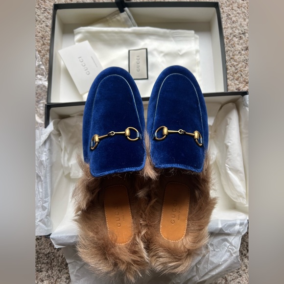 New GUCCI Princetown Fur velvet Cobalt Blue Slippers mules flats - Picture 3 of 9